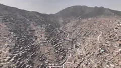 Colocación de la primera piedra para pozos de agua en San Juan de Lurigancho. 29 de abril.