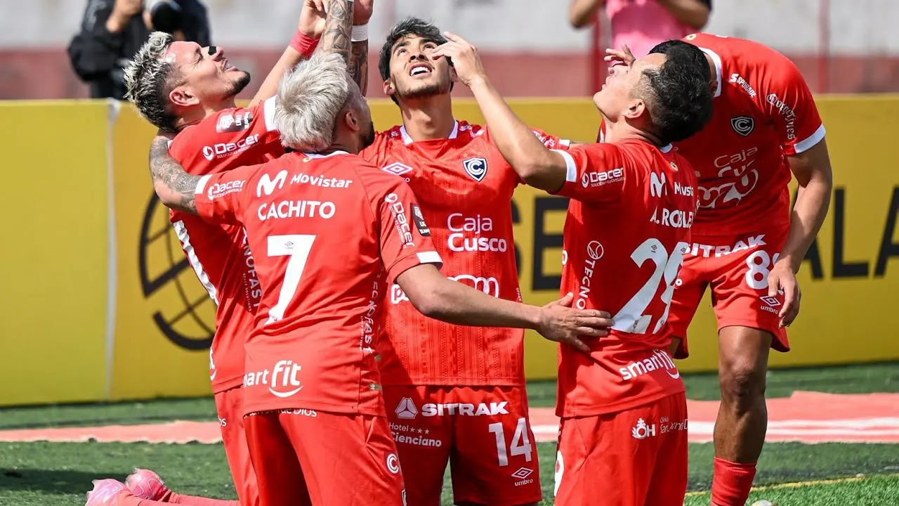 Reproducir: POST SALA: CAJAMARCA 2-5 CIENCIANO - GOLEADA EN LIGA PARA PENSAR EN SUDAMERICANA