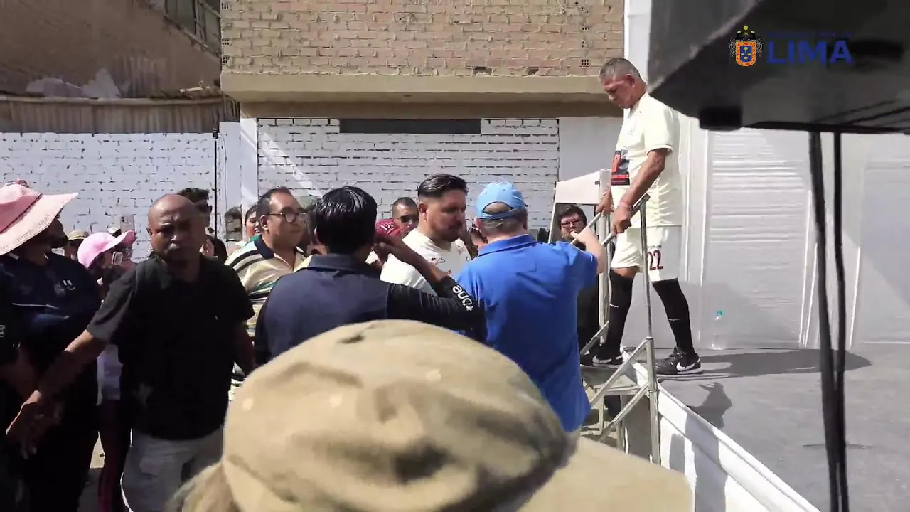 Reproducir: Inauguración de Polideportivo. 6 de abril.