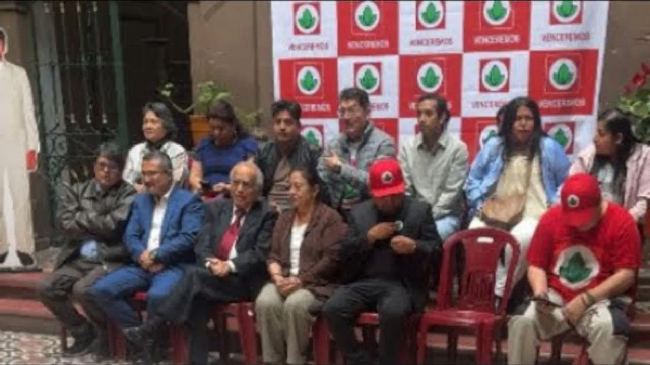 Reproducir: SE ENFRENTAN A PORKY POR LA ALCALDÍA DE LIMA
