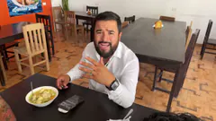 ALMORZANDO EN CAMANA